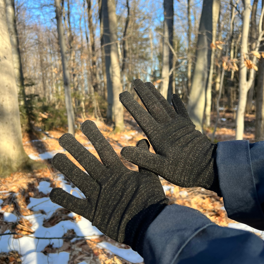 Pure Silver Gloves are antimicrobial, anti-odor and antistatic.